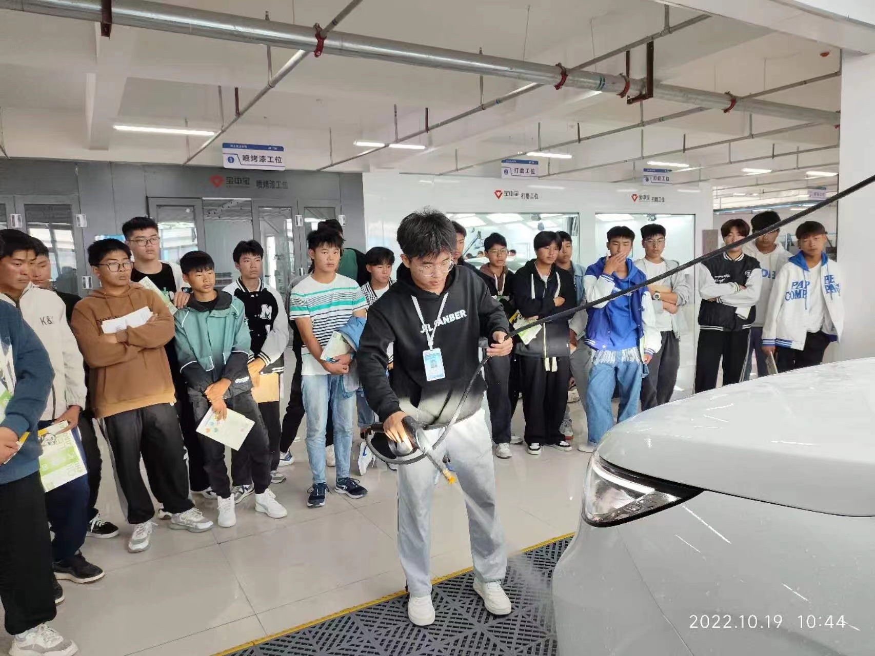 技能比武显身手 竞技竞赛争上游