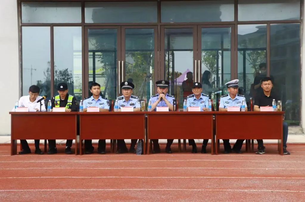 颍上县公安局法制进校园活动